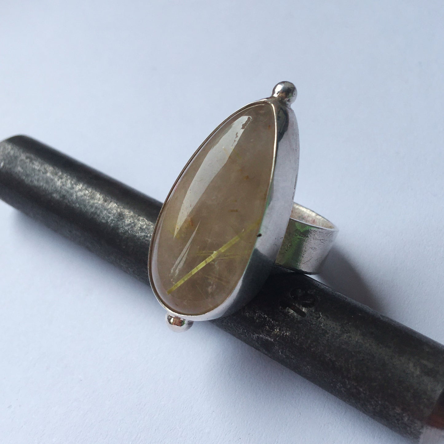 Anillo de Plata 950 con Cuarzo Rutilado Brasileño – Talla 10 (US 5.5) – Pieza única