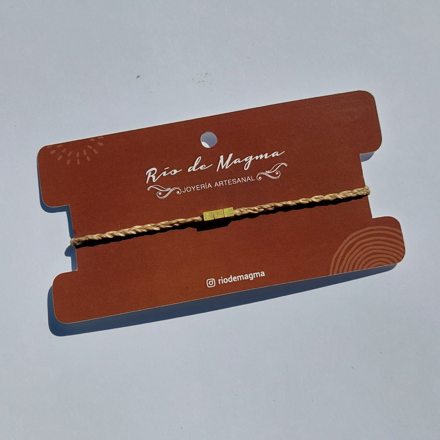 Pulsera Masculina Minimalista · 3 Cuentas de Bronce