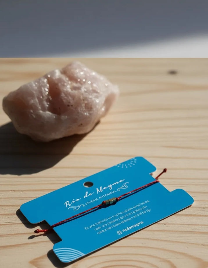 Pulsera Delgada Roja de Protección con Cubos de Bronce | Ajustable | Best Seller