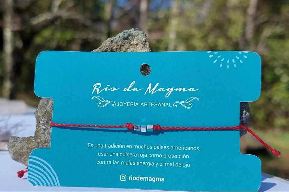 Pulsera Delgada Roja de Protección con Cubos de Plata 950 | Ajustable | Hecha a Mano