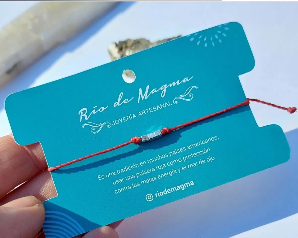 Pulsera Delgada Roja de Protección con Cubos de Plata 950 | Ajustable | Hecha a Mano