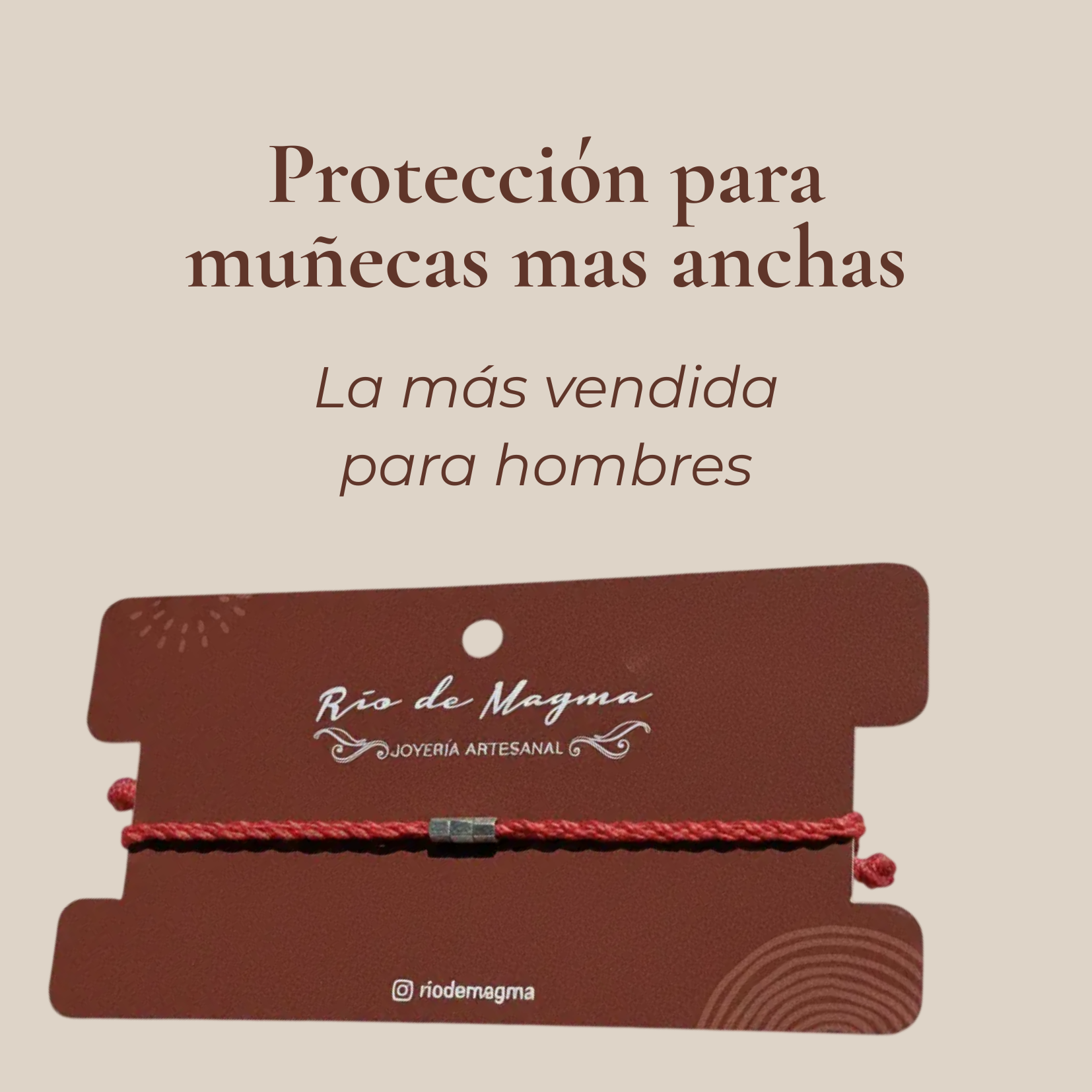 Pulsera roja talla hombre con cubos de plata 950 con texto 'Talla hombre · Plata 950' sobre fondo beige