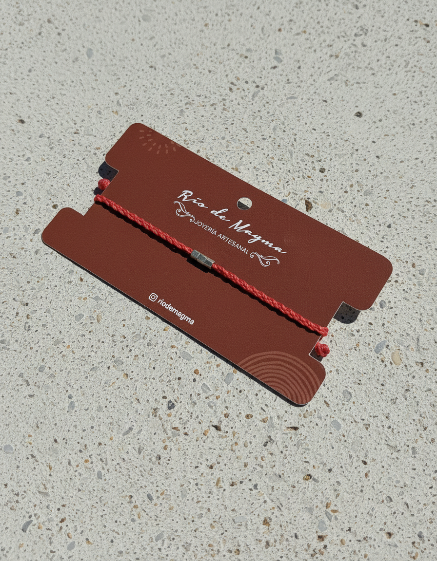 Pulsera Roja de Protección Talla de Hombre con Cubos de Plata 950 | Ajustable | Macramé