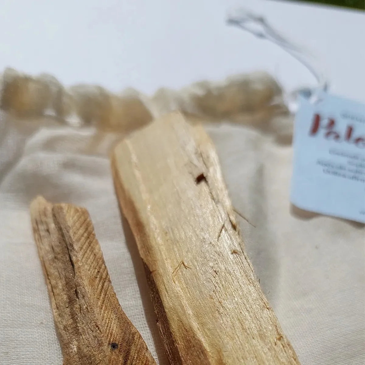Palo Santo Natural | Pack 2–3 Varas (20 g) | Bolsa de Algodón