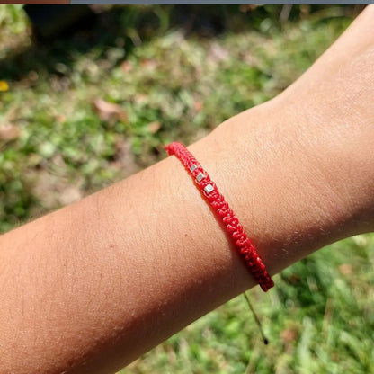 Pulsera Roja de Protección – Macramé + Plata 950 – Ajustable