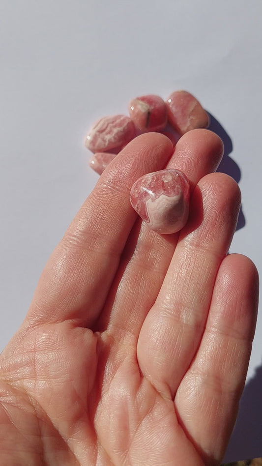 Rodocrosita Tamboreada · Piedra Natural de Bolsillo (Argentina)