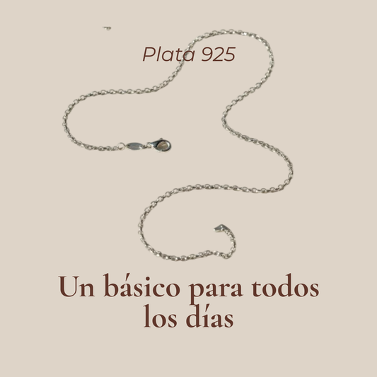 Imagen informativa de cadena rolo de plata 925 sobre fondo beige, con texto "Un básico para todos los días · Plata 925".