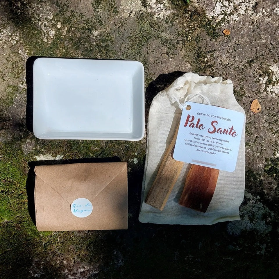 Kit Sahumar Palo Santo | Pocillo Cerámica blanca + Arena Volcánica + Palo Santo (20 g)