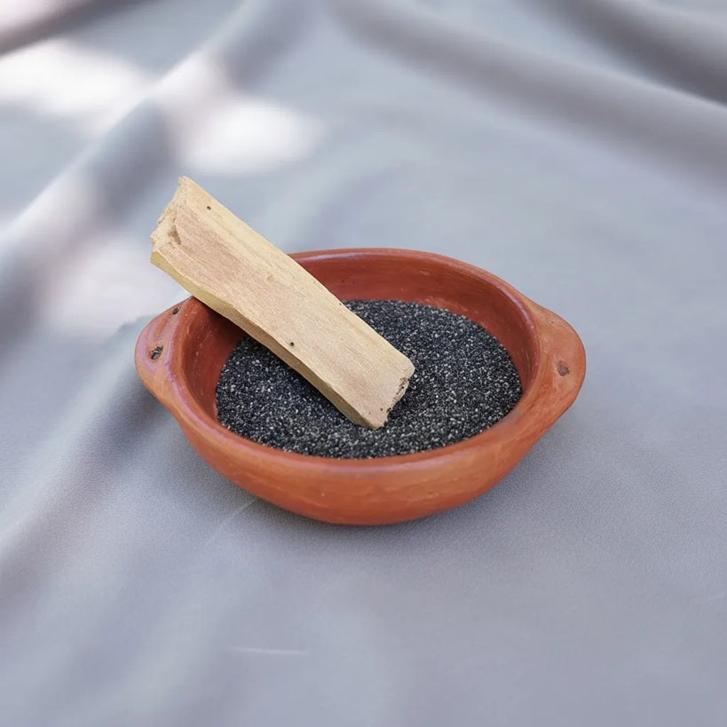 Kit Sahumar Palo Santo | Pocillo Greda + Arena Volcánica + Palo Santo (20 g)